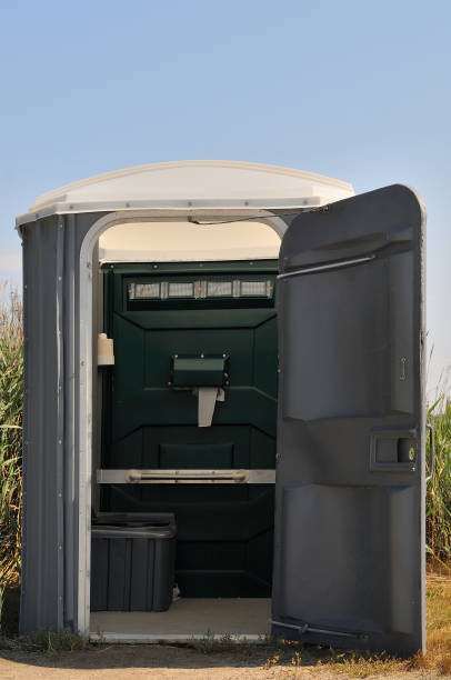 Best Construction site porta potty rental  in Karnes City, TX