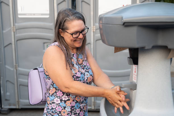 Best Portable toilet rental cost  in Karnes City, TX